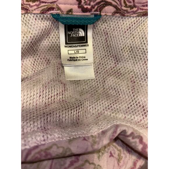 North Face Women's Large Pink Paisley Button Down Roll Tab Shirt V-neck - Picture 5 of 5